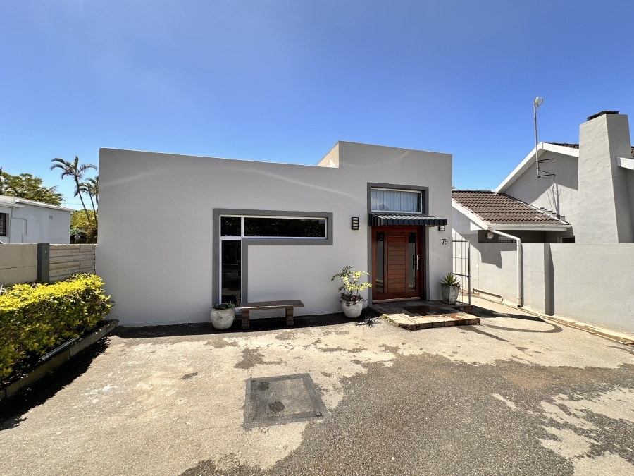 To Let commercial Property for Rent in Beacon Bay Eastern Cape